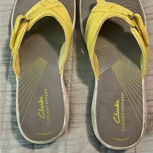 Clarks Yellow Cloudsteppers Women's Sandal Slide